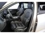 Volvo XC60 2.0 T8 Plug-in hybrid AWD Ultra Dark | Schuif- kanteldak | Trekhaak | Harman Kardon