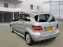 Mercedes-Benz B-klasse 170 AUTOMAAT NAVI PSENSOR TREKHAAK 2 X SLEUTELS