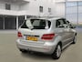 Mercedes-Benz B-klasse 170 AUTOMAAT NAVI PSENSOR TREKHAAK 2 X SLEUTELS