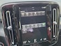 Volvo XC40 1.5 T4 Recharge R-Design | Panoramadak | Wegkl. Trekhaak | Navigatie | Parkeersensoren + Camera | Adapt. Cruise