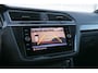Volkswagen Tiguan 1.5 TSI 150pk DSG ACT Highline Business R | Trekhaak | Panoramadak | Achteruitrijcamera | Stoelverwarming