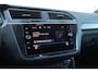 Volkswagen Tiguan 1.5 TSI 150pk DSG ACT Highline Business R | Trekhaak | Panoramadak | Achteruitrijcamera | Stoelverwarming