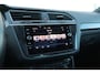 Volkswagen Tiguan 1.5 TSI 150pk DSG ACT Highline Business R | Trekhaak | Panoramadak | Achteruitrijcamera | Stoelverwarming