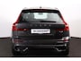 Volvo XC60 T6 Recharge AWD Plus Dark - Panorama/schuifdak - IntelliSafe Assist & Surround - 360º Camera - Verwarmde voorstoelen, stuur & achterbank - Parkeersensoren voor & achter - Elektr. bedienb. voorstoelen met geheugen - Draadloze tel. lader - Inklapbare trekhaak - 19' LMV