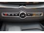 Volvo XC60 T6 Recharge AWD Plus Dark - Panorama/schuifdak - IntelliSafe Assist & Surround - 360º Camera - Verwarmde voorstoelen, stuur & achterbank - Parkeersensoren voor & achter - Elektr. bedienb. voorstoelen met geheugen - Draadloze tel. lader - Inklapbare trekhaak - 19' LMV