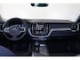 Volvo XC60 T6 Recharge AWD Plus Dark - Panorama/schuifdak - IntelliSafe Assist & Surround - 360º Camera - Verwarmde voorstoelen, stuur & achterbank - Parkeersensoren voor & achter - Elektr. bedienb. voorstoelen met geheugen - Draadloze tel. lader - Inklapbare trekhaak - 19' LMV