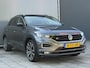 Volkswagen T-Roc BWJ 2021 | 1.5TSI 150PK Sport Business R AUTOMAAT | CLIMA | NAVI | DIGI DASH | 19'' LMV | PDC 2X | CARPLAY | DONKER GLAS | STOELVERW |