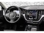 Volvo XC60 2.0 T8 Twin Engine AWD Momentum Pro | Plug-in Hybrid (PHEV)| Trekhaak | Achteruitrijcamera | Navigatie | Apple Carplay | Android Auto | LED Koplampen | Cruise Control Adaptief | BLIS
