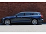 Volvo V60 T6 Plug-in hybrid AWD Plus Bright | DEMO DEAL | Verwarmbare voorstoelen met ventilatie | Premium audio by Harman Kardon | Adaptieve cruise control | Apple carplay/Android auto | Verwarmbare achterbank en stuurwiel