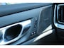 Volvo V60 T6 Plug-in hybrid AWD Plus Bright | DEMO DEAL | Verwarmbare voorstoelen met ventilatie | Premium audio by Harman Kardon | Adaptieve cruise control | Apple carplay/Android auto | Verwarmbare achterbank en stuurwiel