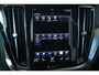 Volvo V60 B3 Automaat R-Design | Dealeronderhouden | Parkeercamera | Elektrisch glazen panorama-dak | Harman Kardon audio | Head-up display | Parkeerverwarming | Parkeersensoren voor + achter | Stoelverwarming voor + achter | BLIS |