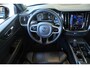 Volvo V60 B3 Automaat R-Design | Dealeronderhouden | Parkeercamera | Elektrisch glazen panorama-dak | Harman Kardon audio | Head-up display | Parkeerverwarming | Parkeersensoren voor + achter | Stoelverwarming voor + achter | BLIS |