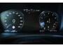 Volvo V60 B3 Automaat R-Design | Dealeronderhouden | Parkeercamera | Elektrisch glazen panorama-dak | Harman Kardon audio | Head-up display | Parkeerverwarming | Parkeersensoren voor + achter | Stoelverwarming voor + achter | BLIS |