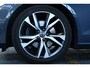 Volvo V60 B3 Automaat R-Design | Dealeronderhouden | Parkeercamera | Elektrisch glazen panorama-dak | Harman Kardon audio | Head-up display | Parkeerverwarming | Parkeersensoren voor + achter | Stoelverwarming voor + achter | BLIS |