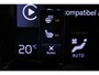 Volvo V60 B3 Automaat R-Design | Dealeronderhouden | Parkeercamera | Elektrisch glazen panorama-dak | Harman Kardon audio | Head-up display | Parkeerverwarming | Parkeersensoren voor + achter | Stoelverwarming voor + achter | BLIS |
