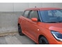 Suzuki Swift 1.2 Comfort Smart Hybrid | SUMMER EDITION!! | 15'' ZWARTE LICHTMETALEN VELGEN | 10 JAAR FABRIEKSGARANTIE |
