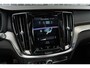 Volvo V60 2.0 B4 R-Design | Panoramadak | Harman Kardon Audio | Achteruitrijcamera | Parkeersensoren | Keyless Entry | Elektrische Achterklep | Stoelverwarming | Navigatie | Apple Carplay | Android Auto