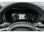 Volvo V60 2.0 B4 R-Design | Panoramadak | Harman Kardon Audio | Achteruitrijcamera | Parkeersensoren | Keyless Entry | Elektrische Achterklep | Stoelverwarming | Navigatie | Apple Carplay | Android Auto
