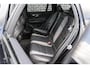 Volvo V60 2.0 B4 R-Design | Panoramadak | Harman Kardon Audio | Achteruitrijcamera | Parkeersensoren | Keyless Entry | Elektrische Achterklep | Stoelverwarming | Navigatie | Apple Carplay | Android Auto