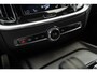Volvo V60 2.0 B4 R-Design | Panoramadak | Harman Kardon Audio | Achteruitrijcamera | Parkeersensoren | Keyless Entry | Elektrische Achterklep | Stoelverwarming | Navigatie | Apple Carplay | Android Auto