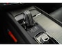Volvo V60 2.0 B4 R-Design | Panoramadak | Harman Kardon Audio | Achteruitrijcamera | Parkeersensoren | Keyless Entry | Elektrische Achterklep | Stoelverwarming | Navigatie | Apple Carplay | Android Auto