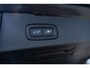 Volvo V60 2.0 B4 R-Design | Panoramadak | Harman Kardon Audio | Achteruitrijcamera | Parkeersensoren | Keyless Entry | Elektrische Achterklep | Stoelverwarming | Navigatie | Apple Carplay | Android Auto