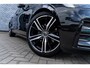 Volvo V60 2.0 B4 R-Design | Panoramadak | Harman Kardon Audio | Achteruitrijcamera | Parkeersensoren | Keyless Entry | Elektrische Achterklep | Stoelverwarming | Navigatie | Apple Carplay | Android Auto
