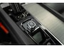 Volvo V60 2.0 B4 R-Design | Panoramadak | Harman Kardon Audio | Achteruitrijcamera | Parkeersensoren | Keyless Entry | Elektrische Achterklep | Stoelverwarming | Navigatie | Apple Carplay | Android Auto