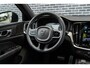 Volvo V60 2.0 B4 R-Design | Panoramadak | Harman Kardon Audio | Achteruitrijcamera | Parkeersensoren | Keyless Entry | Elektrische Achterklep | Stoelverwarming | Navigatie | Apple Carplay | Android Auto