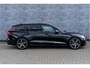 Volvo V60 2.0 B4 R-Design | Panoramadak | Harman Kardon Audio | Achteruitrijcamera | Parkeersensoren | Keyless Entry | Elektrische Achterklep | Stoelverwarming | Navigatie | Apple Carplay | Android Auto