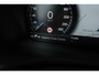 Volvo V60 2.0 B4 R-Design | Panoramadak | Harman Kardon Audio | Achteruitrijcamera | Parkeersensoren | Keyless Entry | Elektrische Achterklep | Stoelverwarming | Navigatie | Apple Carplay | Android Auto