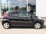 Peugeot 107 1.0-12V Black & Silver Airconditioning, Complete onderhoudshistorie, Leer/Alcantara bekleding, Lichtmetalen velgen.