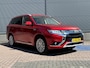 Mitsubishi Outlander 2.4 PHEV Intense+ / 1500 kg Trekgewicht / Trekhaak / Navigatiesysteem / Apple carplay / Android auto / Elektrisch verstelbare bestuurdersstoel / Stoelverwarming voor / Achteruitrijcamera / Cruise control /