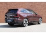 Volvo EX90 Twin Motor Performance Ultra 7p. 111 kWh | Bowers & Wilkins | Luchtvering | Panoramadak | Geventileerde voorstoelen | Massagefunctie op de voorstoelen | 22 inch. lichtmetalen velgen | Extra getint glas | 360 graden camera | Head up display | Stoel-/ stuurwielverwarming | Verwarmde achterbank | Park pilot assist | Apple carplay/ Android auto