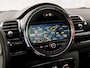 MINI Clubman 2.0 Cooper S Chili 192Pk Automaat (PANORAMADAK, GROOT NAVI, TWO TONE, LEDER, MEMORY SEAT, CAMERA, HARMAN/KARDON, HEAD-UP DISPLAY, ADAPTIVE CRUISE, NIEUWSTAAT)