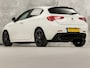 Alfa Romeo Giulietta 1.7 TBi Quadrifoglio Verde 235Pk (APPLE CARPLAY, CLIMATE, GETINT GLAS, SPORTSTOELEN, LEDER, CRUISE, NIEUWSTAAT)
