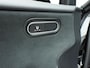 Mercedes-Benz A-klasse 180 Business Solution AMG Automaat / Panoramadak / LED / Rondom camera / Alu wielen 19 inch