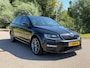 Skoda Octavia Combi 2.0 TSI RS / Goed onderhouden / 220 PK / Stoelverwarming / Cruise Control / 18"LM Velgen