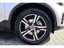 Volvo XC40 2.0 B4 Plus Dark | Trekhaak | Achteruitrijcamera | Parkeersensoren | Harman Kardon Audio | Keyless Entry | Elektrische Achterklep | Elektrisch Verstelbare Voorstoelen | Navigatie Google Maps | Stoelverwarming | Cruise Control Adaptief | BLIS