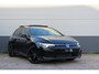 Volkswagen Golf 1.5 eTSI 3x R-Line | Panoramadak | IQ Light | Trekhaak | Sfeerverlichting | Camera | Lane assist | Stoelverwarming