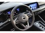 Volkswagen Golf 1.5 eTSI 3x R-Line | Panoramadak | IQ Light | Trekhaak | Sfeerverlichting | Camera | Lane assist | Stoelverwarming