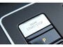 Volkswagen Golf 1.5 eTSI 3x R-Line | Panoramadak | IQ Light | Trekhaak | Sfeerverlichting | Camera | Lane assist | Stoelverwarming