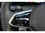 Volkswagen Golf 1.5 eTSI 3x R-Line | Panoramadak | IQ Light | Trekhaak | Sfeerverlichting | Camera | Lane assist | Stoelverwarming