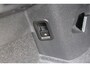 Volkswagen Golf 1.5 eTSI 3x R-Line | Panoramadak | IQ Light | Trekhaak | Sfeerverlichting | Camera | Lane assist | Stoelverwarming
