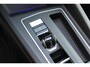 Volkswagen Golf 1.5 eTSI 3x R-Line | Panoramadak | IQ Light | Trekhaak | Sfeerverlichting | Camera | Lane assist | Stoelverwarming