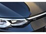 Volkswagen Golf 1.5 eTSI 3x R-Line | Panoramadak | IQ Light | Trekhaak | Sfeerverlichting | Camera | Lane assist | Stoelverwarming