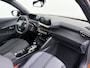 Peugeot e-2008 EV Allure 50kWh SOH 97% Two Tone 3D-Navi Stoelverwarming Apple Carplay Android Auto Ecc Cruise Control Regen-Lichtsensor Privacy Glas Keyless Connected-Apps DAB Bluetooth Led Lane Assist Isofix Dealeronderhouden 1e Eigenaar Origineel Nederlandse Auto