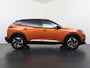 Peugeot e-2008 EV Allure 50kWh SOH 97% Two Tone 3D-Navi Stoelverwarming Apple Carplay Android Auto Ecc Cruise Control Regen-Lichtsensor Privacy Glas Keyless Connected-Apps DAB Bluetooth Led Lane Assist Isofix Dealeronderhouden 1e Eigenaar Origineel Nederlandse Auto