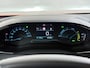 Peugeot e-2008 EV Allure 50kWh SOH 97% Two Tone 3D-Navi Stoelverwarming Apple Carplay Android Auto Ecc Cruise Control Regen-Lichtsensor Privacy Glas Keyless Connected-Apps DAB Bluetooth Led Lane Assist Isofix Dealeronderhouden 1e Eigenaar Origineel Nederlandse Auto