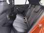 Peugeot e-2008 EV Allure 50kWh SOH 97% Two Tone 3D-Navi Stoelverwarming Apple Carplay Android Auto Ecc Cruise Control Regen-Lichtsensor Privacy Glas Keyless Connected-Apps DAB Bluetooth Led Lane Assist Isofix Dealeronderhouden 1e Eigenaar Origineel Nederlandse Auto